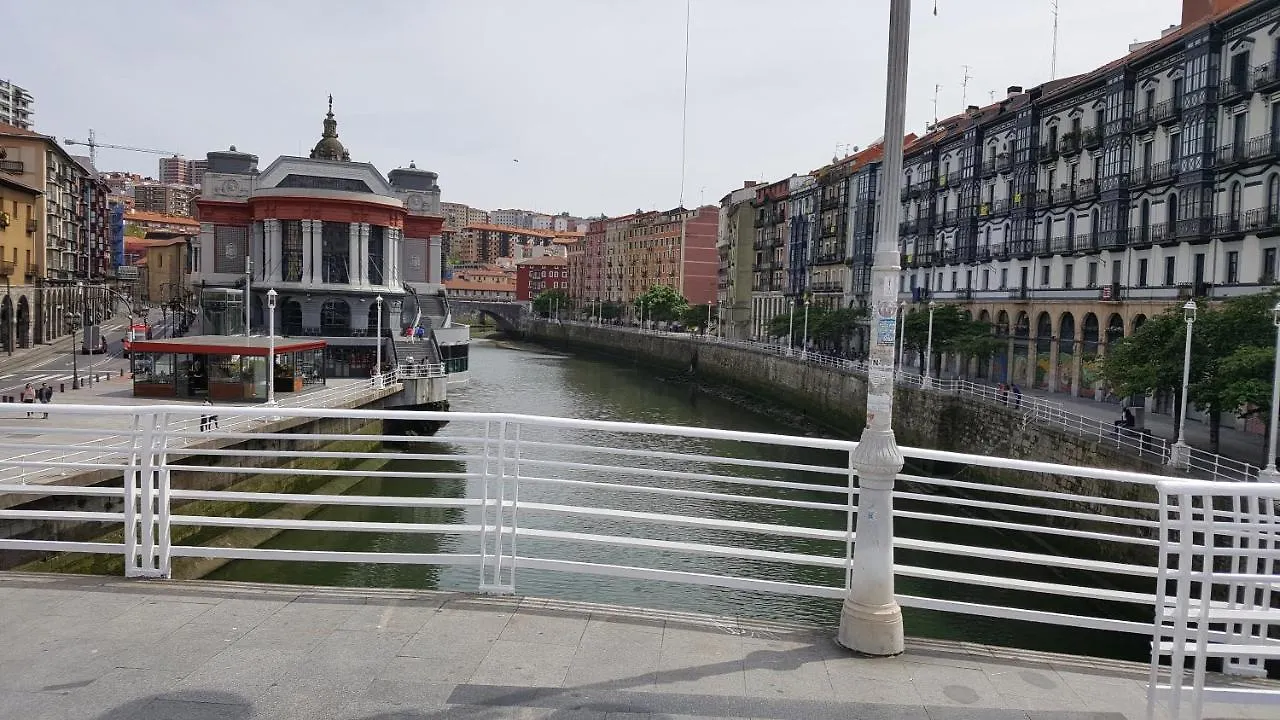 Apartamento Centrico Con Vistas A La Ria! Garaje, Ideal 2-4 0*, Bilbao