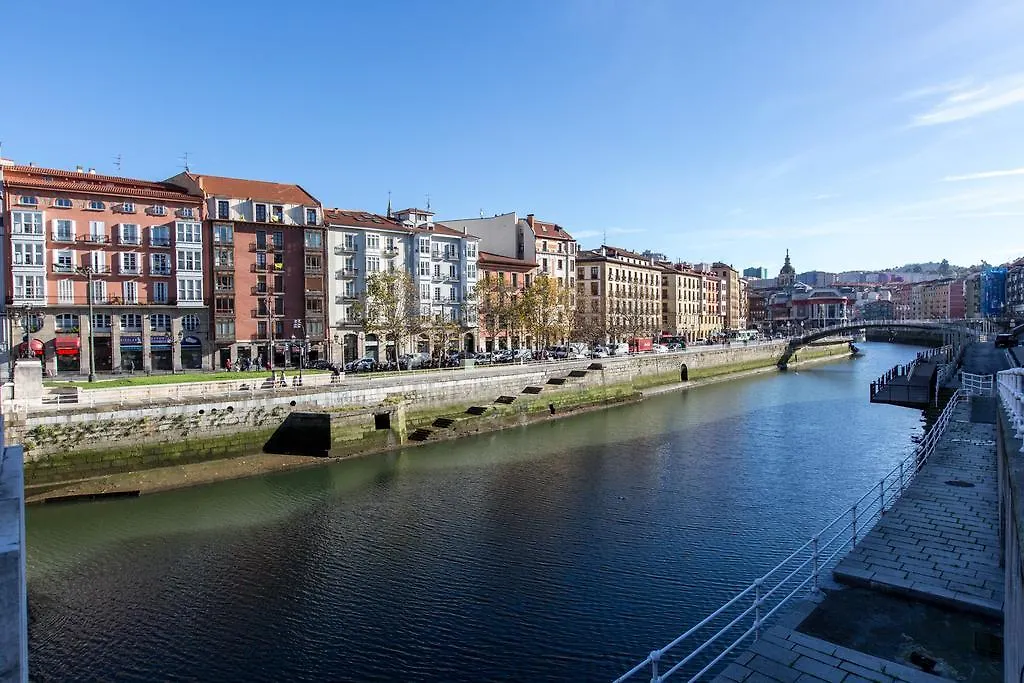 Apartamento Centrico Con Vistas A La Ria! Garaje, Ideal 2-4 0*, Bilbao